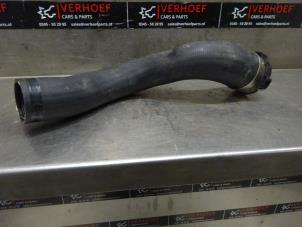 Gebruikte Intercooler Slang Ford Focus 4 1.0 Ti-VCT EcoBoost 12V 100 Prijs € 50,00 Margeregeling aangeboden door Verhoef Cars & Parts
