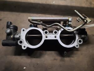 Gebruikte Gasklephuis Subaru Impreza II (GD) 2.0 WRX Prijs € 100,00 Margeregeling aangeboden door Verhoef Cars & Parts
