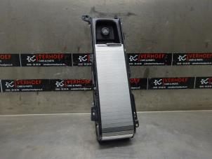 Gebruikte Bekerhouder Volvo V60 II (ZW) 2.0 T4 16V Prijs op aanvraag aangeboden door Verhoef Cars & Parts