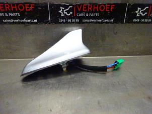 Gebruikte Antenne Kia Ceed Sportswagon (CDF) 1.0i T-GDi 12V Prijs € 125,00 Margeregeling aangeboden door Verhoef Cars & Parts