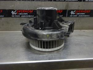 Gebruikte Kachel Ventilatiemotor Skoda Rapid 1.0 TSI 12V Prijs € 35,00 Margeregeling aangeboden door Verhoef Cars & Parts