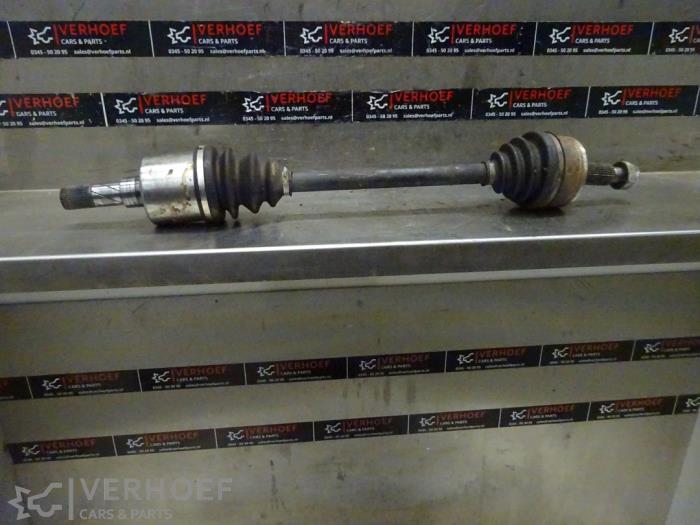 Gebruikte Steekas links-voor Nissan NV 400 (M9J) 2.3 dCi 170 16V Prijs op aanvraag aangeboden door Verhoef Cars & Parts