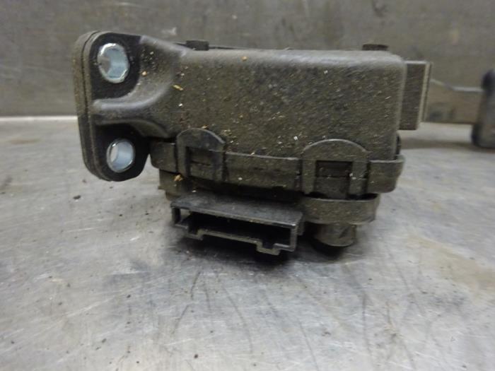 Gaspedaalpositie Sensor van een Dacia Sandero I (BS) 1.2 16V 2012