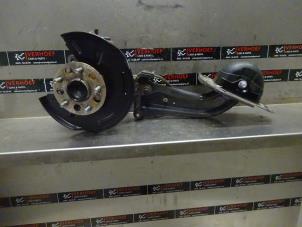 Gebruikte Fusee rechts-achter Toyota Corolla Touring Sport (E21/EH1) 1.8 16V Hybrid 140 Prijs € 150,00 Margeregeling aangeboden door Verhoef Cars & Parts