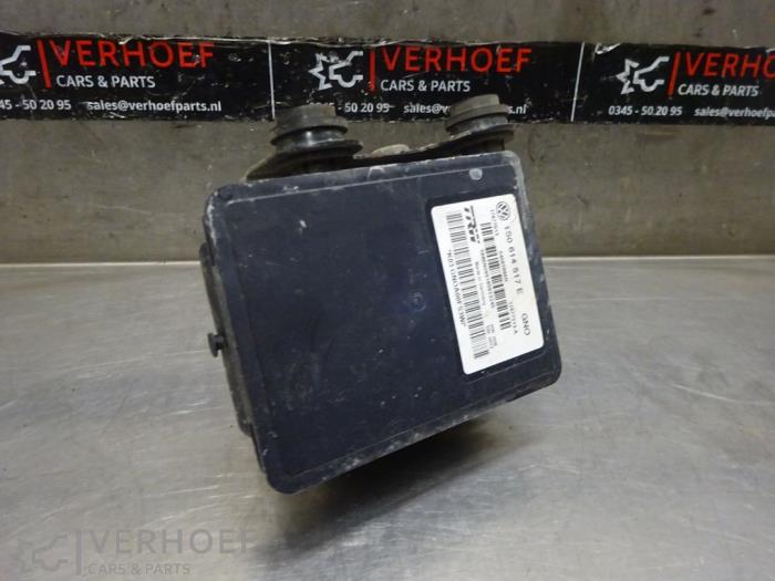 Gebruikte ABS Pomp Volkswagen Up! (121) 1.0 12V 75 Prijs € 50,00 Margeregeling aangeboden door Verhoef Cars & Parts