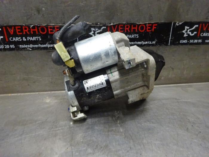 Startmotor van een Mitsubishi Space Star (A0) 1.2 12V 2021