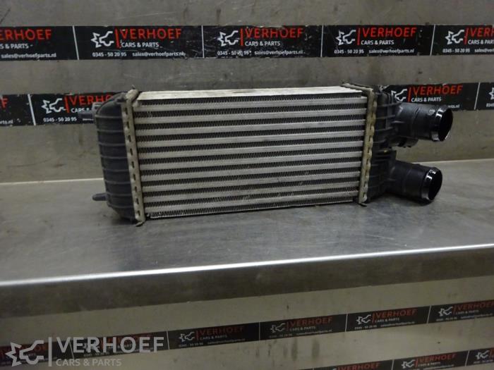 Gebruikte Intercooler Peugeot 2008 (CU) 1.2 12V e-THP PureTech 110 Prijs € 65,00 Margeregeling aangeboden door Verhoef Cars & Parts