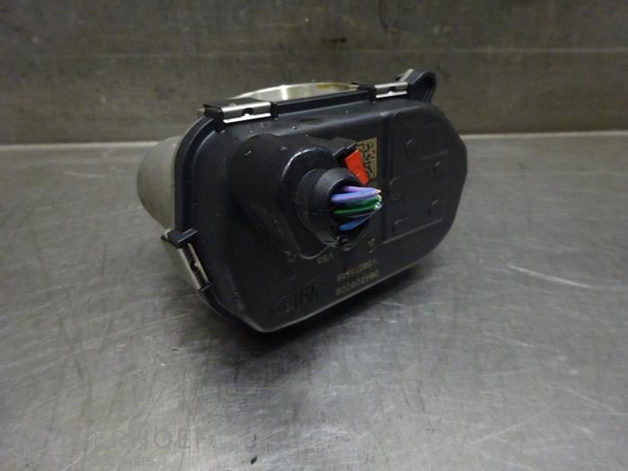 Gebruikte Gasklephuis Volkswagen Golf VIII (CD1) 1.5 eTSI 16V Prijs € 75,00 Margeregeling aangeboden door Verhoef Cars & Parts