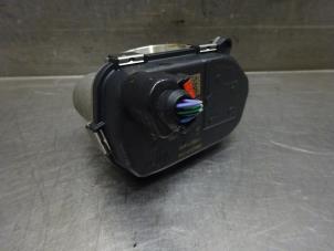 Gebruikte Gasklephuis Volkswagen Golf VIII (CD1) 1.5 eTSI 16V Prijs € 75,00 Margeregeling aangeboden door Verhoef Cars & Parts