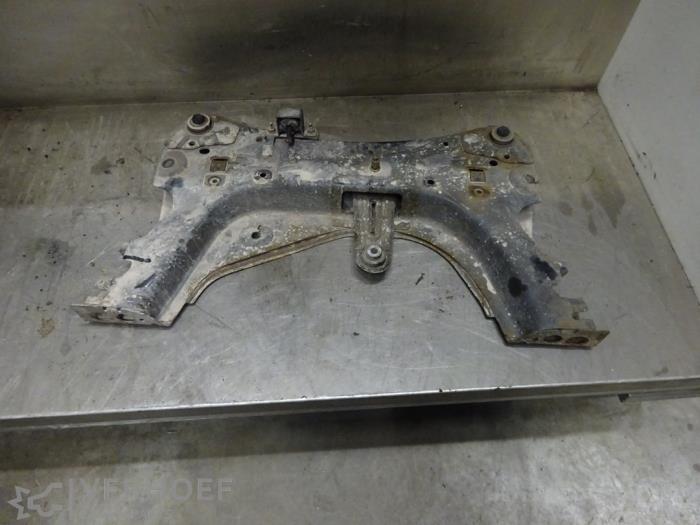 Gebruikte Subframe Nissan Note (E11) 1.4 16V Prijs € 150,00 Margeregeling aangeboden door Verhoef Cars & Parts