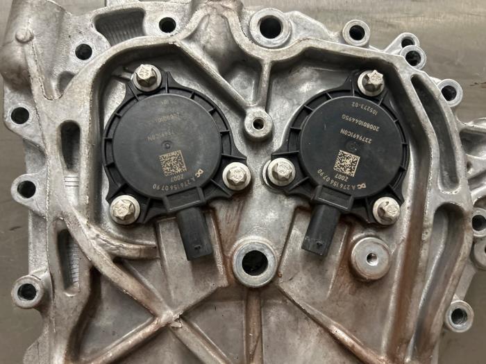 Distributiedeksel van een Mercedes-Benz GLA (H247) 1.3 200 Turbo 16V 2020