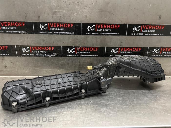 Gebruikte Spruitstuk Inlaat BMW M5 (F90) 4.4 xDrive V8 32V TwinPower Turbo Prijs € 300,00 Margeregeling aangeboden door Verhoef Cars & Parts