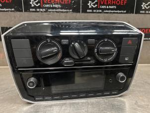 Gebruikte Radio CD Speler Volkswagen Up! (121) 1.0 12V 60 Prijs € 175,00 Margeregeling aangeboden door Verhoef Cars & Parts