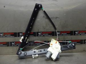Gebruikte Raammechaniek 4Deurs links-voor BMW X3 (E83) 3.0i xDrive 24V Prijs op aanvraag aangeboden door Verhoef Cars & Parts