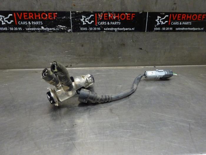 Gebruikte Adblue injector Renault Trafic (1FL/2FL/3FL/4FL) 2.0 dCi 16V 120 Prijs € 151,25 Inclusief btw aangeboden door Verhoef Cars & Parts