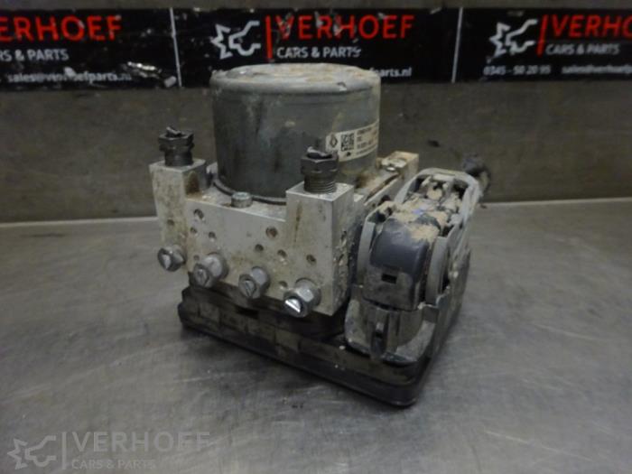 Gebruikte ABS Pomp Renault Trafic (1FL/2FL/3FL/4FL) 2.0 dCi 16V 120 Prijs op aanvraag aangeboden door Verhoef Cars & Parts