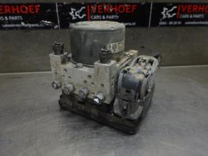 Gebruikte ABS Pomp Renault Trafic (1FL/2FL/3FL/4FL) 2.0 dCi 16V 120 Prijs op aanvraag aangeboden door Verhoef Cars & Parts