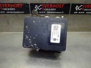 Gebruikte ABS Pomp Opel Insignia Sports Tourer 2.0 SIDI Eco Turbo 16V Prijs € 350,00 Margeregeling aangeboden door Verhoef Cars & Parts