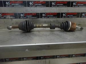 Gebruikte Homokineetas links-voor Ford Fiesta 6 (JA8) 1.6 TDCi 16V 95 Prijs € 40,00 Margeregeling aangeboden door Verhoef Cars & Parts