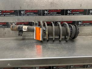 Gebruikte Mac Phersonpoot links-voor Citroen C3 (SX/SW) 1.2 12V e-THP PureTech 110 Prijs € 75,00 Margeregeling aangeboden door Verhoef Cars & Parts