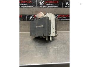 Gebruikte ABS Pomp Ssang Yong Rexton 2.7 Xdi RX/RJ 270 16V Prijs op aanvraag aangeboden door Verhoef Cars & Parts