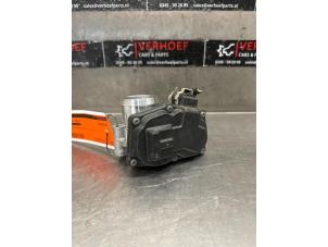 Gebruikte Gasklephuis Ford Fiesta 7 1.1 Ti-VCT 12V 70 Prijs op aanvraag aangeboden door Verhoef Cars & Parts