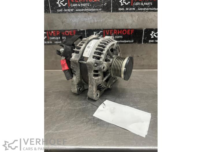 Gebruikte Alternator Ford Fiesta 7 1.1 Ti-VCT 12V 70 Prijs op aanvraag aangeboden door Verhoef Cars & Parts