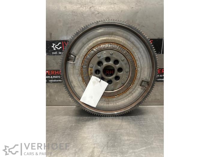 Gebruikte Vliegwiel Mercedes CLA (118.3) 2.0 CLA-250 Turbo 16V 4-Matic Prijs € 151,25 Inclusief btw aangeboden door Verhoef Cars & Parts