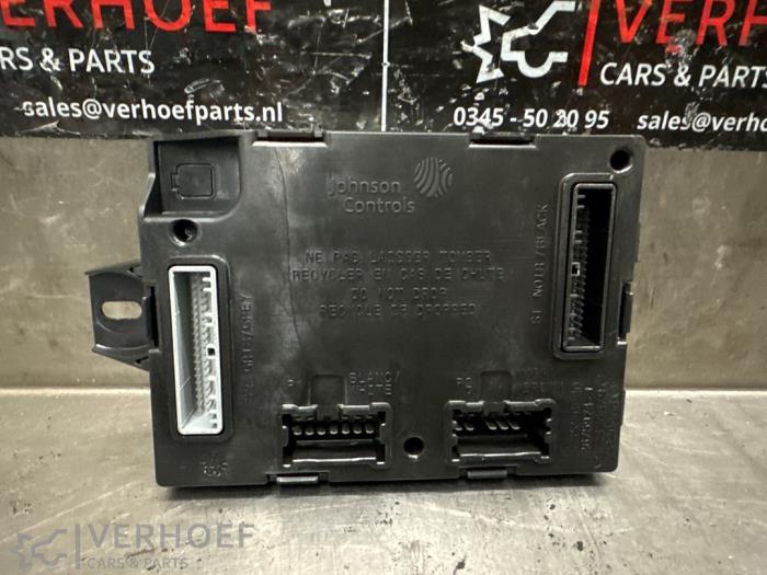 Gebruikte Computer Body Control Renault Captur I (2R) 0.9 Energy TCE 12V Prijs € 90,00 Margeregeling aangeboden door Verhoef Cars & Parts