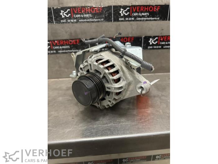 Gebruikte Dynamo Toyota Yaris III (P13) 1.5 16V Dual VVT-iE Prijs € 50,00 Margeregeling aangeboden door Verhoef Cars & Parts