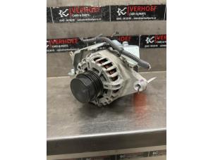 Gebruikte Alternator Toyota Yaris III (P13) 1.5 16V Dual VVT-iE Prijs € 50,00 Margeregeling aangeboden door Verhoef Cars & Parts