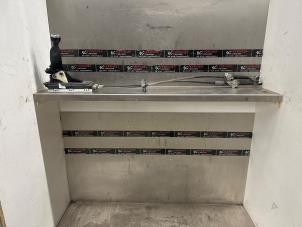 Gebruikte Versnellingsbak Bedieningskabel Mini Mini (R56) 1.6 16V Cooper S Prijs op aanvraag aangeboden door Verhoef Cars & Parts