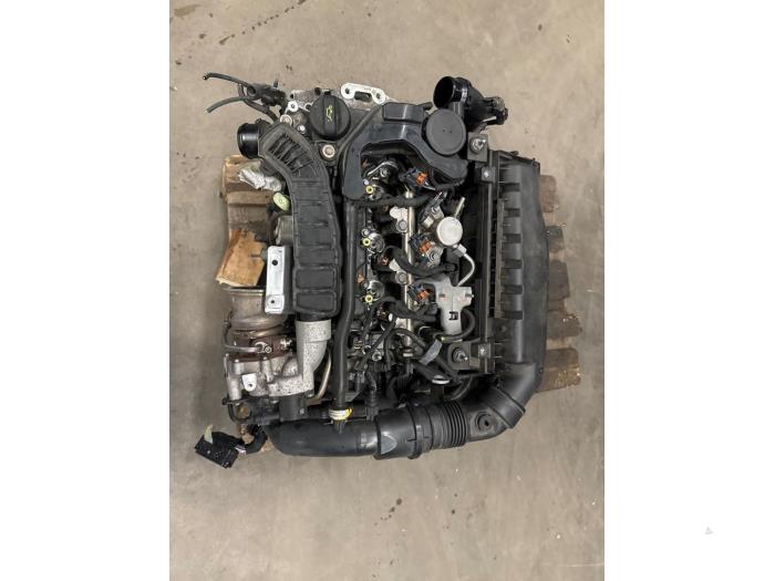 Motor van een Peugeot 3008 II (M4/MC/MJ/MR) 1.2 12V e-THP PureTech 130 2019