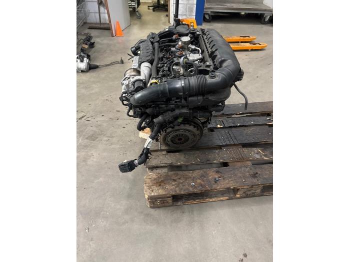 Motor van een Peugeot 3008 II (M4/MC/MJ/MR) 1.2 12V e-THP PureTech 130 2019