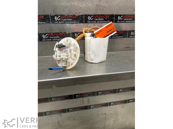 Gebruikte Benzinepomp Mercedes GLB (247.6) 1.3 GLB-200 Turbo 16V Prijs € 50,00 Margeregeling aangeboden door Verhoef Cars & Parts