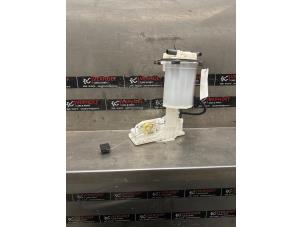 Gebruikte Benzinepomp Toyota Yaris IV (P21/PA1/PH1) 1.5 12V Hybrid 115 Prijs € 95,00 Margeregeling aangeboden door Verhoef Cars & Parts