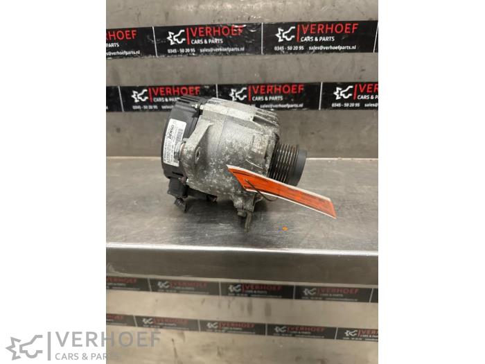 Gebruikte Dynamo Toyota Auris (E15) 1.6 Dual VVT-i 16V Prijs € 45,00 Margeregeling aangeboden door Verhoef Cars & Parts