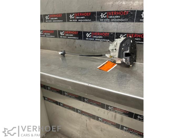 SCSN Door lock system lock rear left 51227202147 51227318417