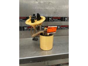 Gebruikte Dieselpomp Audi A4 Avant (B8) 3.0 TDI 245 V6 24V Quattro Prijs € 75,00 Margeregeling aangeboden door Verhoef Cars & Parts