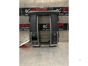 Gebruikte Handrem schakelaar Honda Civic (FK6/7/8/9) 1.0i VTEC Turbo 12V Prijs op aanvraag aangeboden door Verhoef Cars & Parts