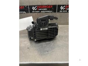 Gebruikte Gasklephuis Honda Civic (FK6/7/8/9) 1.0i VTEC Turbo 12V Prijs op aanvraag aangeboden door Verhoef Cars & Parts