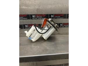 Gebruikte Benzinepomp Toyota RAV4 (A4) 2.0 16V VVT-i 4x4 Prijs op aanvraag aangeboden door Verhoef Cars & Parts