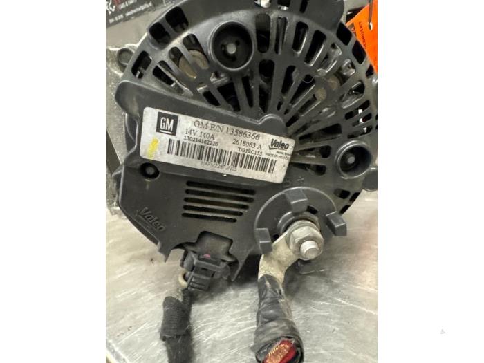 Dynamo van een Opel Zafira Tourer (P12) 1.6 CDTI 16V ecoFLEX 136 2013