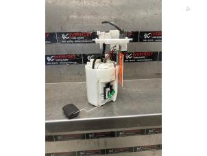 Gebruikte Benzinepomp Kia Stonic (YB) 1.0i T-GDi 12V Eco-Dynamics+ Prijs € 50,00 Margeregeling aangeboden door Verhoef Cars & Parts