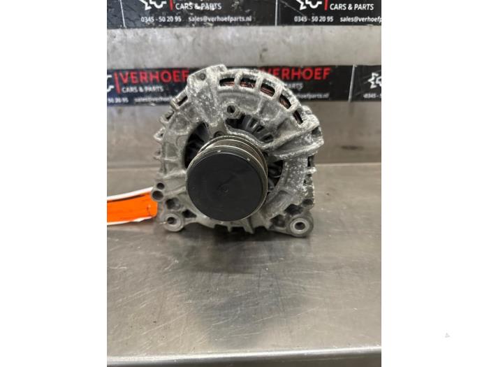 Dynamo van een Volkswagen Passat Variant (365) 1.6 TDI 16V Bluemotion 2014