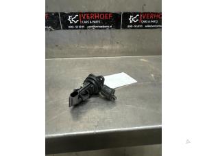 Gebruikte Luchthoeveelheidsmeter Toyota Hilux V/VI 2.4 D4D-F 16V 4x4 Prijs € 30,25 Inclusief btw aangeboden door Verhoef Cars & Parts