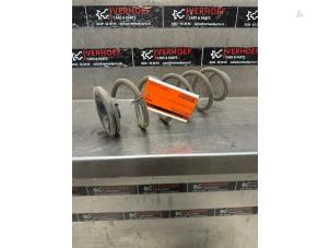 Gebruikte Veerschroef achter Mazda CX-3 (DJ/DK) 2.0 SkyActiv-G 120 Prijs € 20,00 Margeregeling aangeboden door Verhoef Cars & Parts