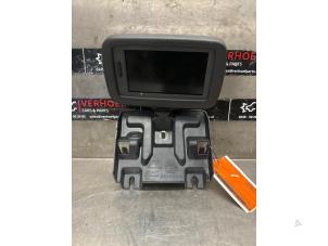 Gebruikte Display Multi Media regelunit Renault Master III (MA/MB/MC/MD/MH/MF/MG/MH) 2.3 dCi 16V Prijs op aanvraag aangeboden door Verhoef Cars & Parts