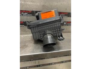 Gebruikte Luchtfilterhuis Kia Xceed 1.0 T-GDi MHEV 12V Prijs € 75,00 Margeregeling aangeboden door Verhoef Cars & Parts