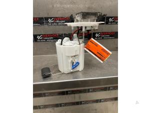 Gebruikte Benzinepomp Kia Xceed 1.0 T-GDi MHEV 12V Prijs € 75,00 Margeregeling aangeboden door Verhoef Cars & Parts